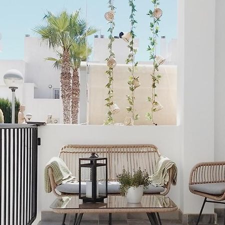 Modern Townhouse In Torrevieja, Costa Blanca Apartman Kültér fotó