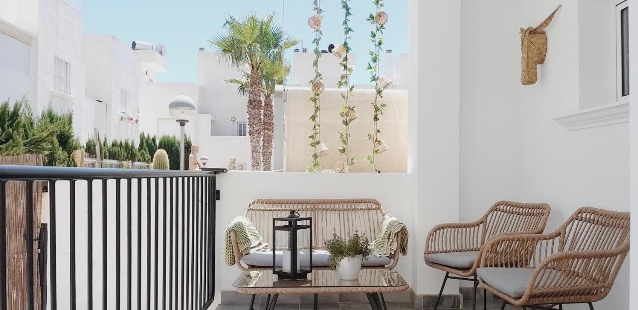 Modern Townhouse In Torrevieja, Costa Blanca Apartman Kültér fotó